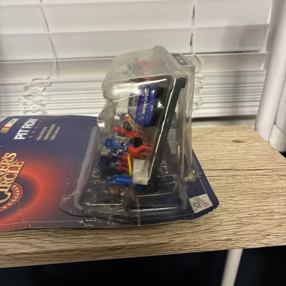 Vntg‎ 1999 Hasbro Winners Circle Pit Row Series Jeff Gordon Pulling In 1:64
